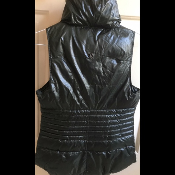 🍒LULULEMON sz 6 FLUFFIN AWESOME GOOSE DOWN VEST 800-Fill Power GATOR GREEN - Picture 5 of 6